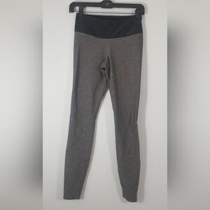 Nike Dri-Fit One Legend Pant Athletic Capri Leggings. Size Womens XS. EUC